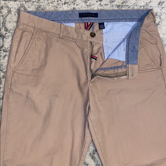 Men’s Tommy Hilfiger khaki pants - Picture 2 of 4